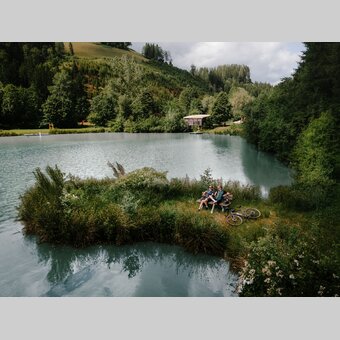 Radfahrer beim Freizeitsee Ratten in der Oststeiermark | © Oststeiermark Tourismus | Christoph Lukas
