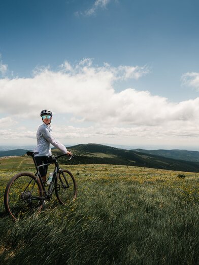 Gravelbiker am Hochwechsel in der Oststeiermark | © Oststeiermark Tourismus | Christoph Lukas