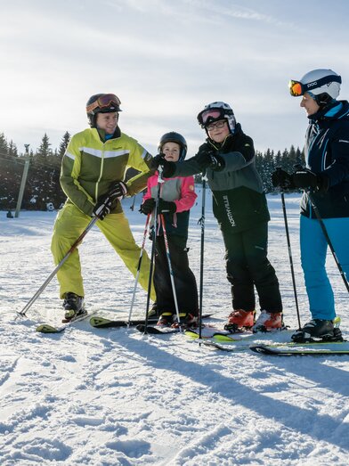 Skifahren mit der ganzen Familie im Schneeland Wenigzell | © TV Oststeiermark | Klaus Ranger
