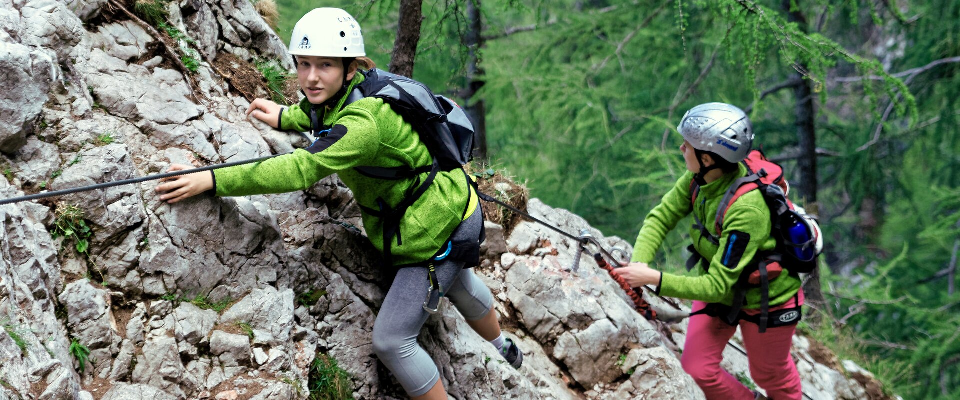 Climbing on the Franz Scheikl via ferrata in the Almenland Nature Park in Eastern Styria | © TV Oststeiermark | Heinz Toperczer