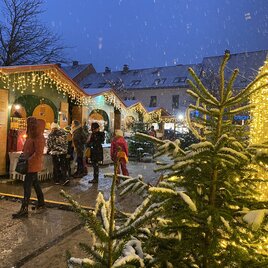 Ausstellungshäuser am Adventmarkt Gleisdorf
