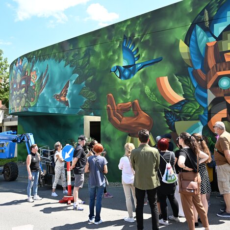 Street Art Künstlerin Sydney über die Bedeutung ihres Murals | © Oststeiermark Tourismus | Nicole Friesenbichler