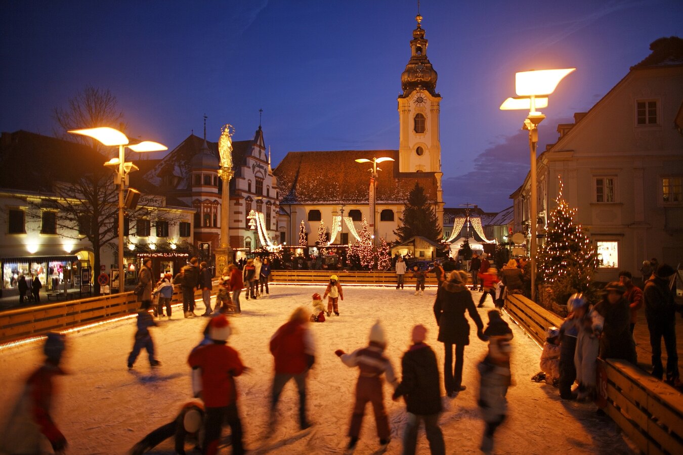 Eislaufen am Hartberger Hauptplatz