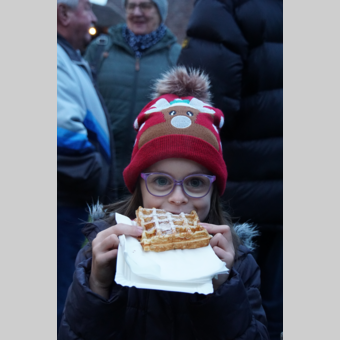 Waffeln essen beim Joglland Advent g'spian im Freilichtmuseum Vorau | ©  Oststeiermark Tourismus | Jasmin Perhofer