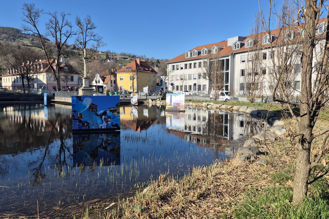 Schwimmende Bilder am Rochusteich in Hartberg | © 
Oststeiermark Tourismus | Carmen Miletich
