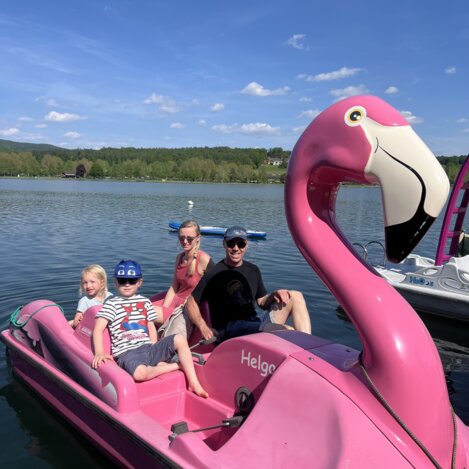 Tretboot fahren beim Summer-Opening am Stubenbergsee | ©  Oststeiermark Tourismus | Chiara Gölles