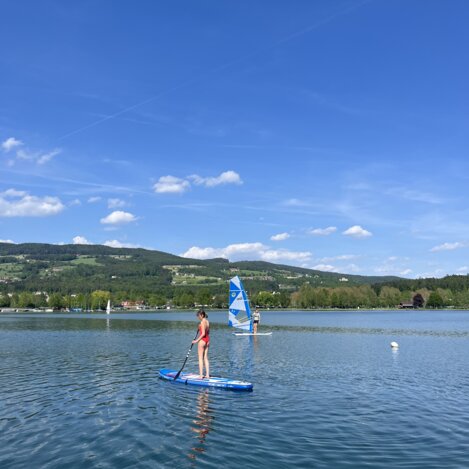 Windsurfen und Stand-Up-Paddlen beim Summer-Opening am Stubenbergsee | © Oststeiermark Tourismus | Chiara Gölles