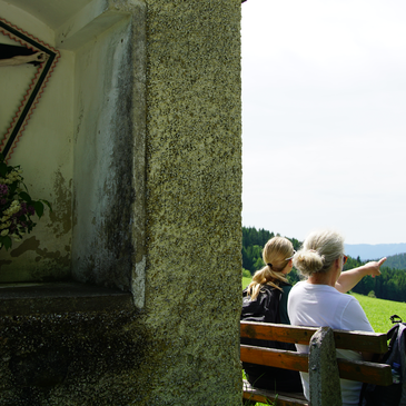 Anna und Herti beim 1000 Meter Materl in St. Jakob am Walde
