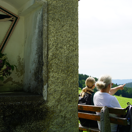 Anna und Herti beim 1000 Meter Materl in St. Jakob am Walde