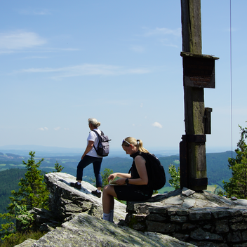 Gipfelkreuz auf dem Arzberg in Waldbach-Mönichwald | © Oststeiermark Tourismus | Jasmin Perhofer