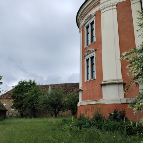 Pfarrgarten bei der Pöllauer Kirche | © 
Oststeiermark Tourismus | Claudia Heschl