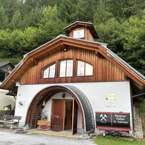 Eingang Berbaumuseum in Ratten | © 
Oststeiermark Tourismus | Patricia Kamper