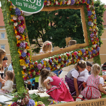 Blumenwägen beim Blumenkorso in Vorau