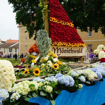 Blumenwägen beim Blumenkorso in Vorau | © Oststeiermark Tourismus | Jasmin Perhofer