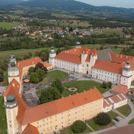 Drohnenaufnahme vom Stift Vorau | ©  Oststeiermark Tourismus | Rene Strasser