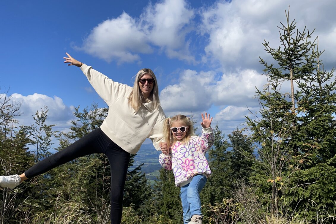 Manuela und Stella am Masenberg beim Waldabenteuer | © 
Oststeiermark Tourismus | Manuela Schnur