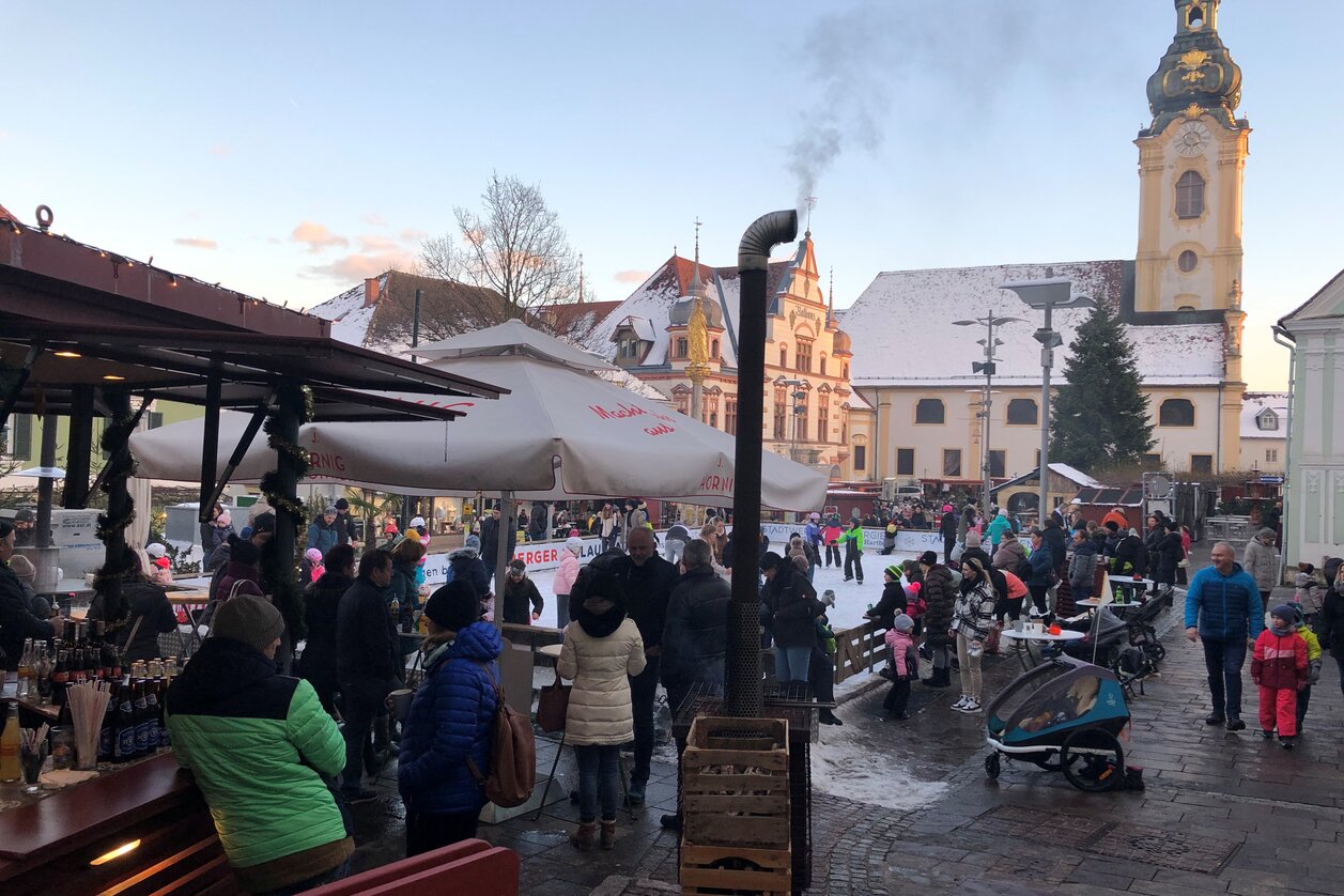 Eislaufplatz für Kinder am Hartberger Hauptplatz | © 
Oststeiermark Tourismus | Wolfgang Neumayer