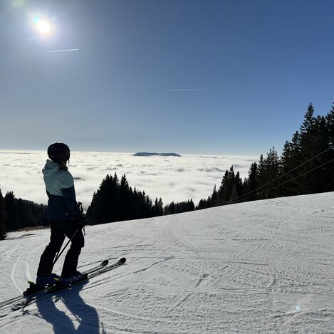 Aussicht auf Nebelmeer beim Skifahren in der Oststeiermark | ©  Oststeiermark Tourismus