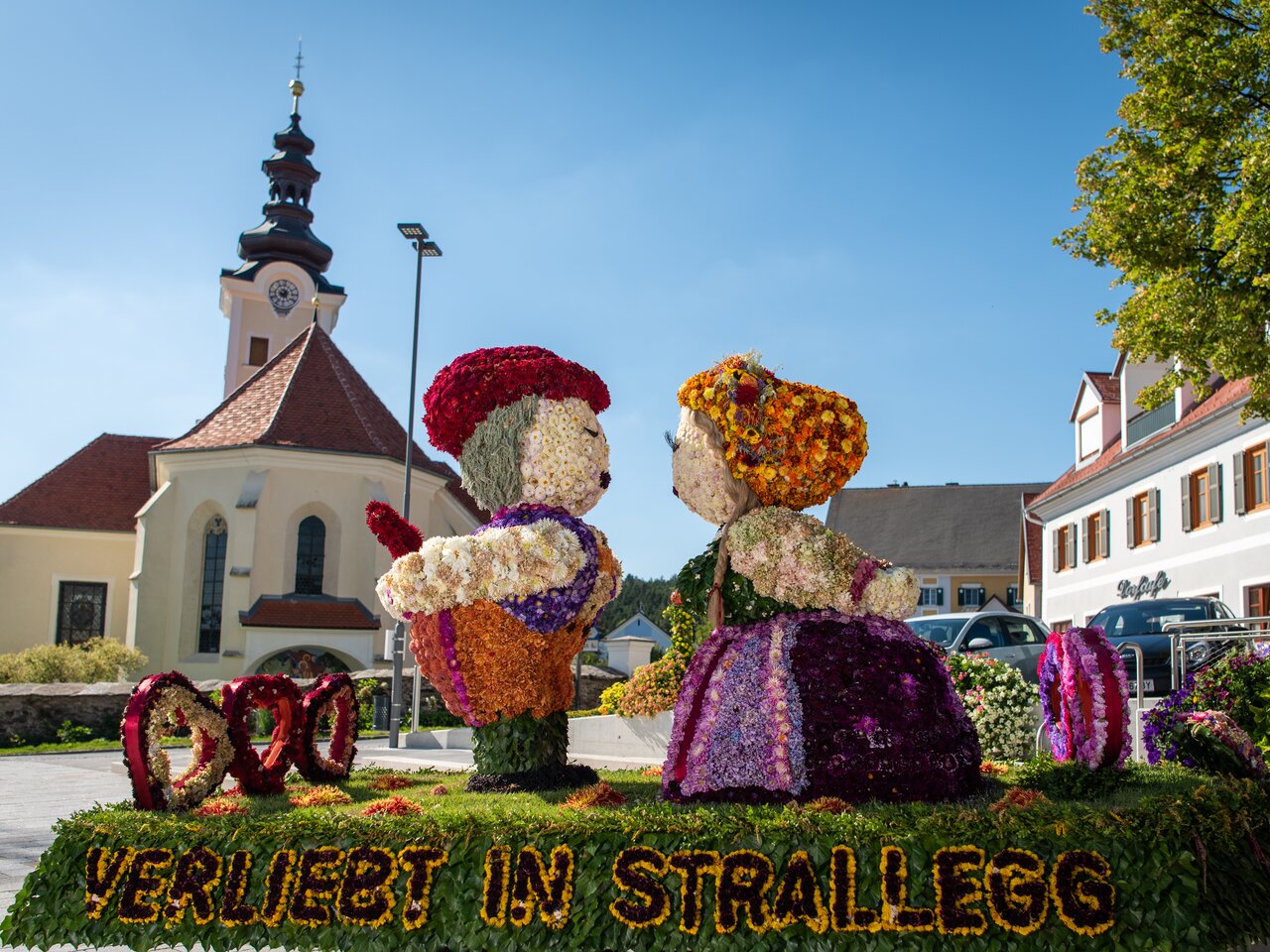 Flower float of the Styrian Flower Route flower parade