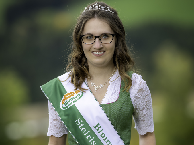 Flower Princess Tanja Kager in St. Lorenzen am Wechsel
