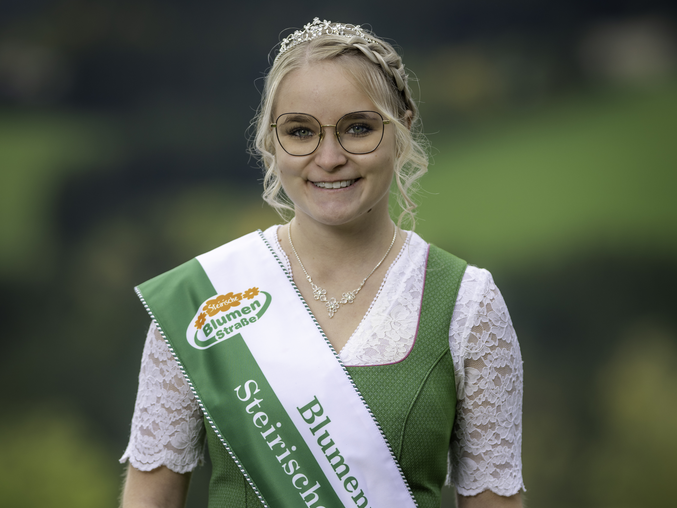 Flower Princess Katharina Pessl from St. Kathrein am Offenegg
