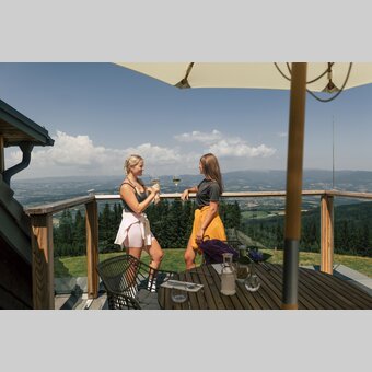 Kulinarik beim Olmstoll am Masenberg  | ©  Oststeiermark Tourismus |  Bernhard Bergmann