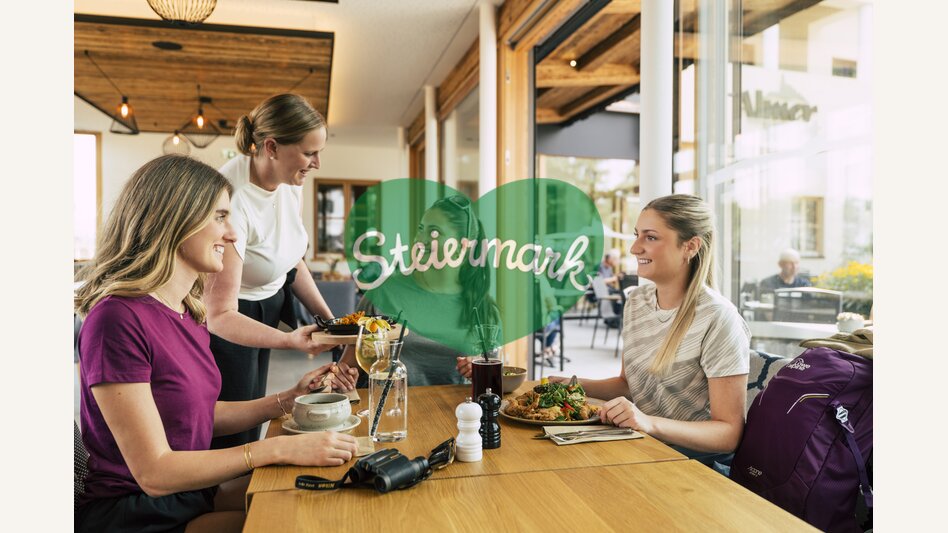 Kulinarik beim Almerwirt am Pöllauberg | © Oststeiermark Tourismus |  Bernhard Bergmann