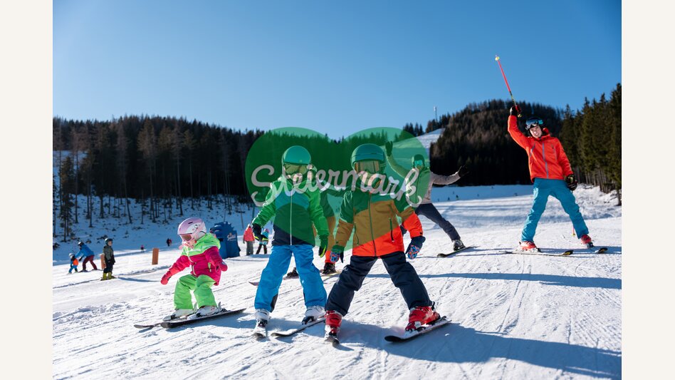 Skifahren in der Oststeiermark | © Oststeiermark Tourisismus | Cian J Baumgartner