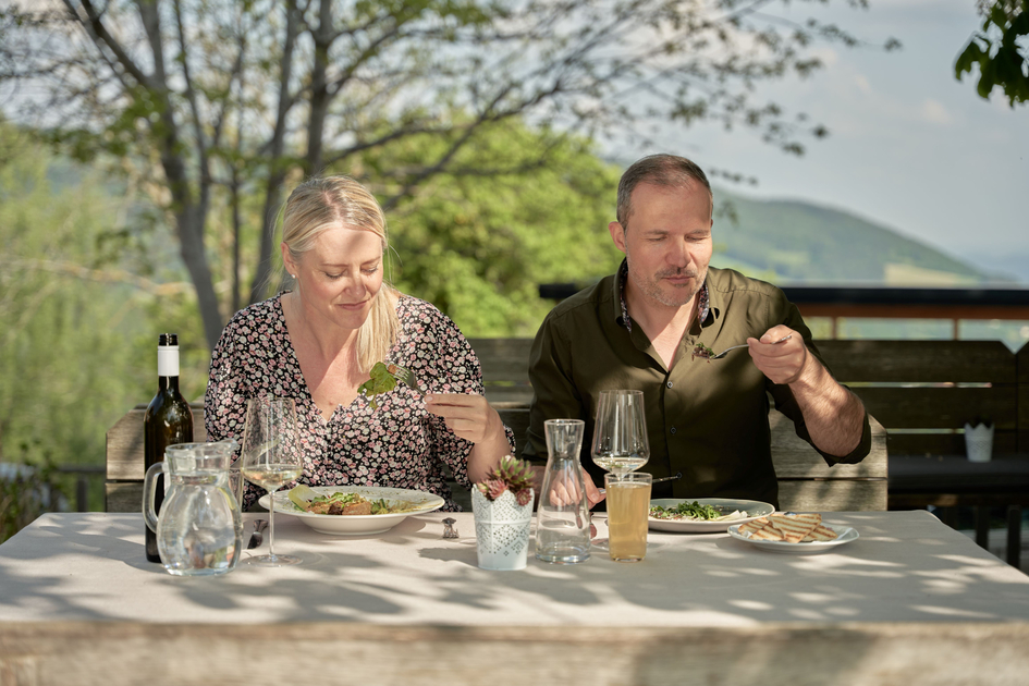 Wine and culinary delights at Berggasthof König in Eastern Styria | © Oststeiermark Tourismus | Lang-Bichl - RKP