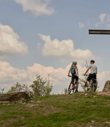 Cycling to the summit cross on the Masenberg | ©  Oststeiermark Tourismus | Lang-Bichl - RKP