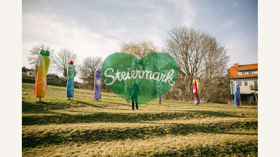 Bunte Skulpturen im Freien | ©  Oststeiermark Tourismus | Lucas Oswald Vollmann & Noah Ulrich