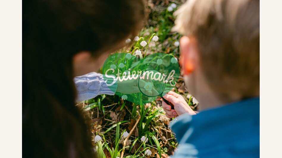 Natur entdecken mit der Lupe | © 
Oststeiermark Tourismus | Lucas Oswald Vollmann & Noah Ulrich
