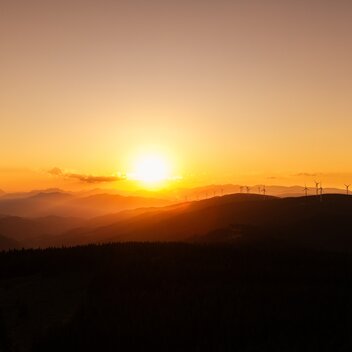 Sonnenuntergang auf dem Teufelstein in der Oststeiermark | © 
Oststeiermark Tourismus | Noah Ulrich