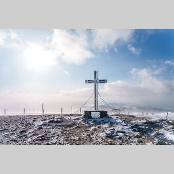 Stuhleck Gipfelkreuz im Winter | ©  Oststeiermark Tourismus | Lucas Vollmann-Oswald