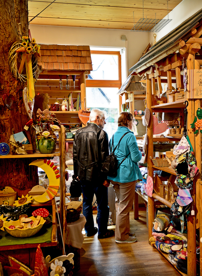 Souvenir-Shop mit Kunsthandwerk beim "Stoani Haus der Musik" in Gasen | © Oststeiermark Tourismus | Christian Strassegger