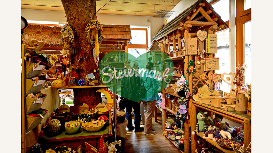Souvenir-Shop mit Kunsthandwerk beim "Stoani Haus der Musik" in Gasen | © Oststeiermark Tourismus | Christian Strassegger