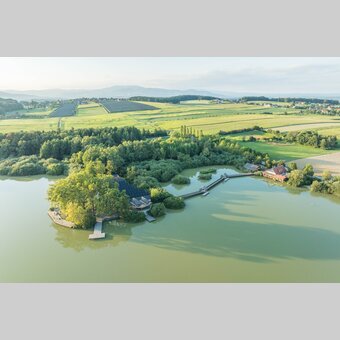 Großharter Teich mit Teichschenke in Hartl in der Oststeiermark | © Helmut Schweighofer | Helmut Schweighofer