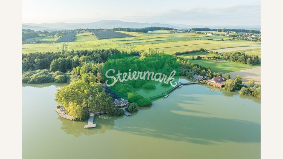 Großharter Teich mit Teichschenke in Hartl in der Oststeiermark | © Helmut Schweighofer | Helmut Schweighofer