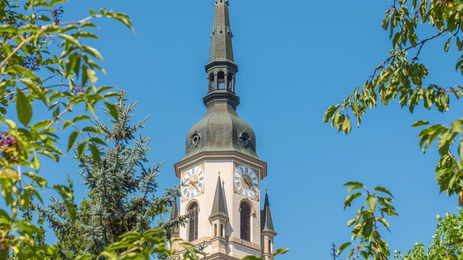 Kirche Pischelsdorf im ApfelLand