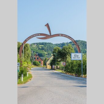Willkommensschild in Elz in der Gemeinde Puch im Apfelland | © Oststeiermark Tourismus | Helmut Schweighofer