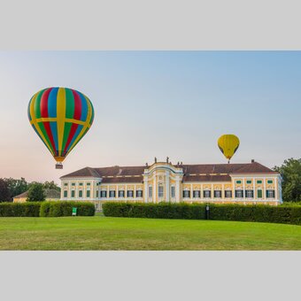Ballonfahren beim Schloss Schielleiten im ApfelLand | ©  Oststeiermark Tourismus | Helmut Schweighofer
