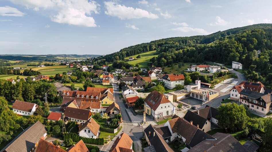 Luftaufnahme von Greinbach in der Oststeiermark