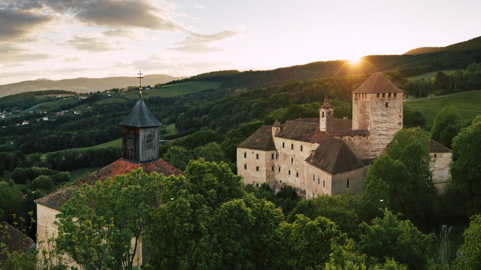 Burg Neuberg in Hartberg Umgebung in der Oststeiermark