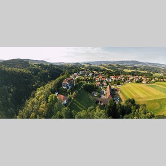 Schloss Aichberg in Rohrbach an der Lafnitz in der Oststeiermark | ©  Oststeiermark Tourismus |  Bernhard Bergmann