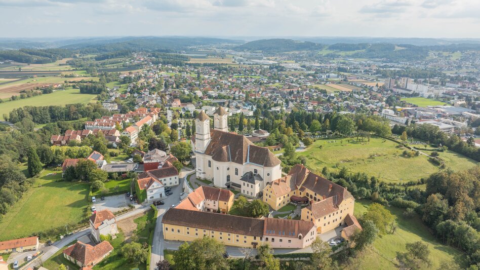 Luftaufnahme Kirche in Thannhausen in Weiz
