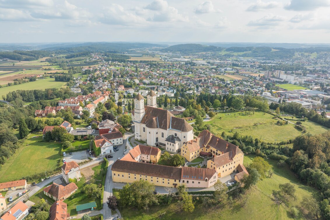 Luftaufnahme Kirche in Thannhausen in Weiz