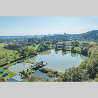 Luftaufnahme Teich in Thannhausen in Weiz | ©  Oststeiermark Tourismus | /Press/MediaCategory/Stillleben/Stillleben-kulinarisch