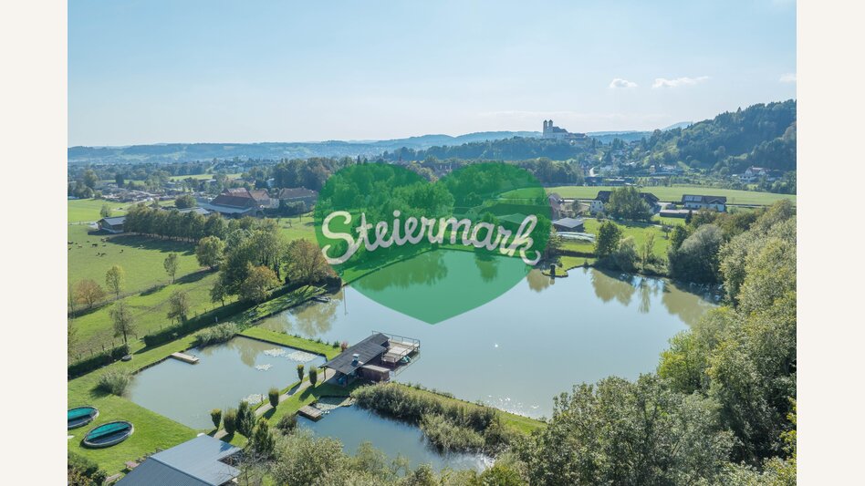 Luftaufnahme Teich in Thannhausen in Weiz | ©  Oststeiermark Tourismus | /Press/MediaCategory/Stillleben/Stillleben-kulinarisch