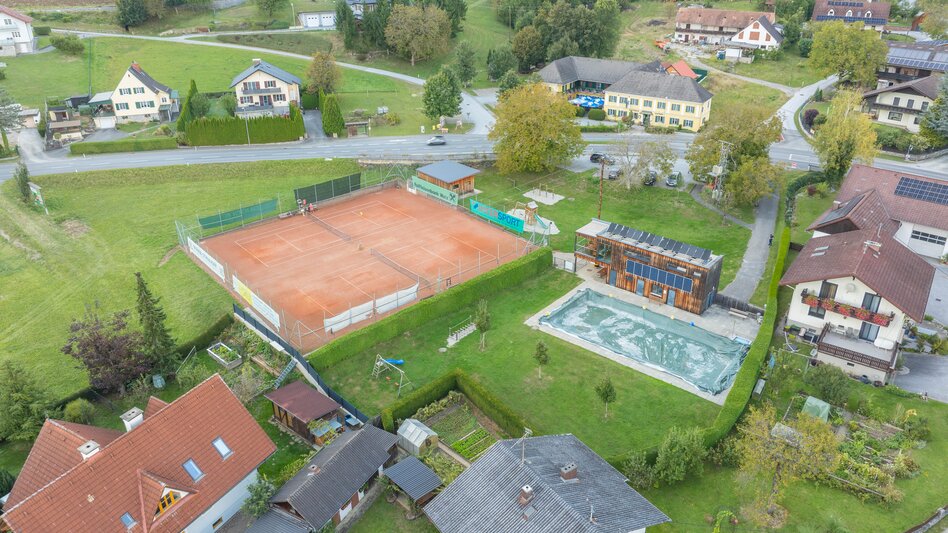 Luftaufnahme Tennisplatz in Thannhausen in Weiz
