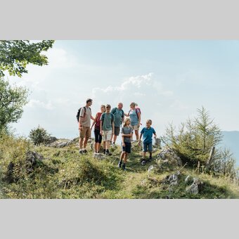 Wanderung am Steirischen Jokl im Naturpark Almenland in der Oststeiermark | © 
Oststeiermark Tourismus | studio draussen